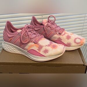 New Balance Men’s Pink and Orange Shoes size 7 new. No box.